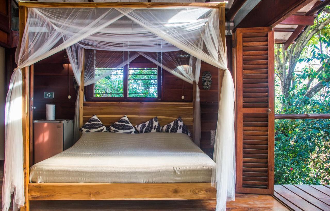 Funky Monkey Lodge Playa Santa Teresa  ภายนอก รูปภาพ