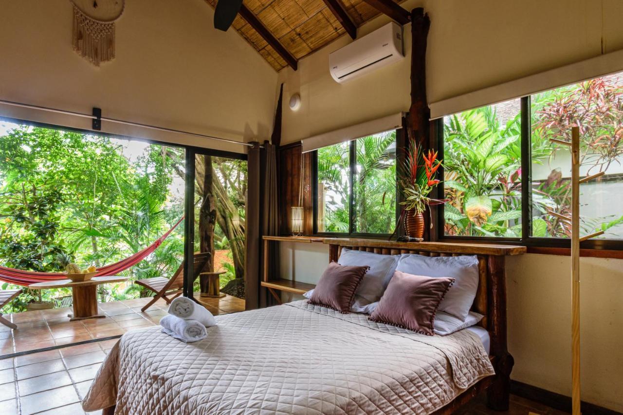 Funky Monkey Lodge Playa Santa Teresa  ภายนอก รูปภาพ
