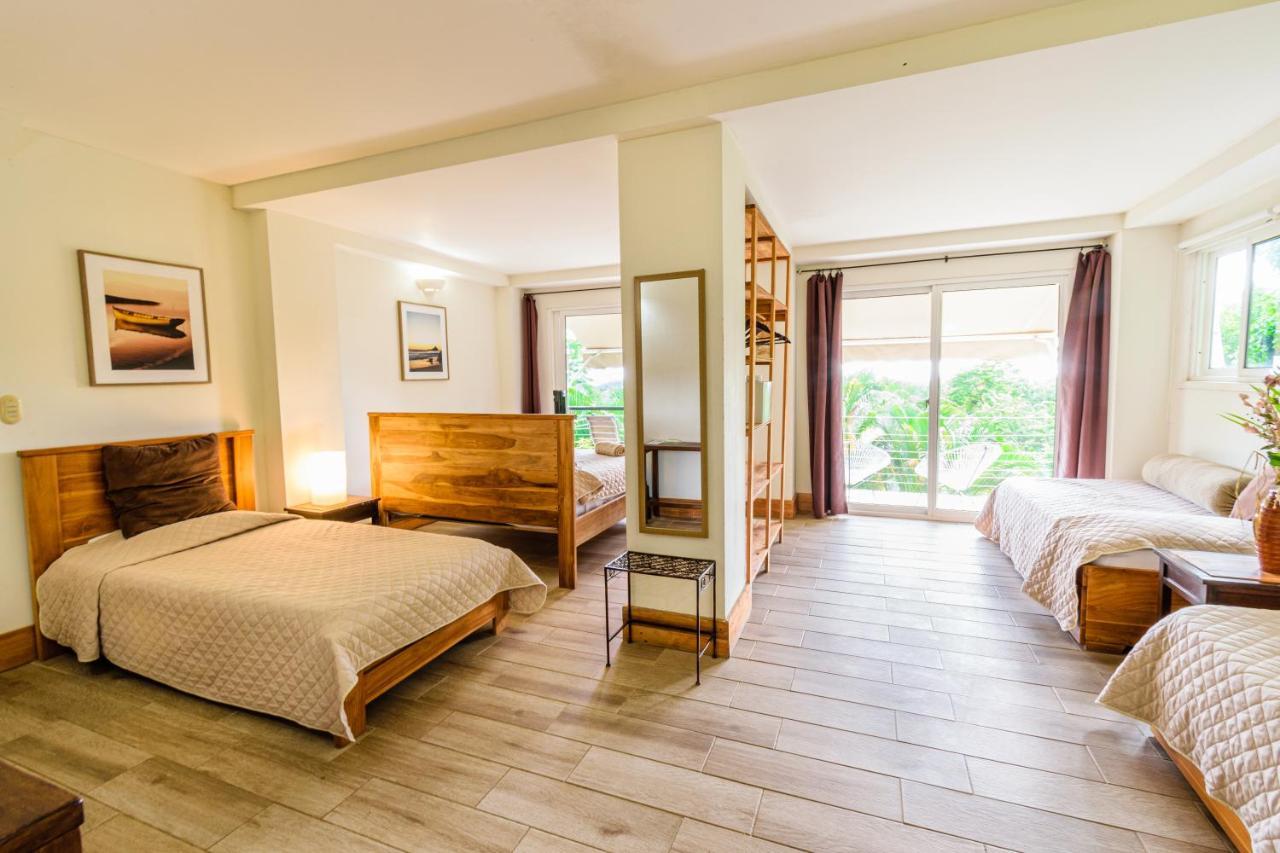 Funky Monkey Lodge Playa Santa Teresa  ภายนอก รูปภาพ