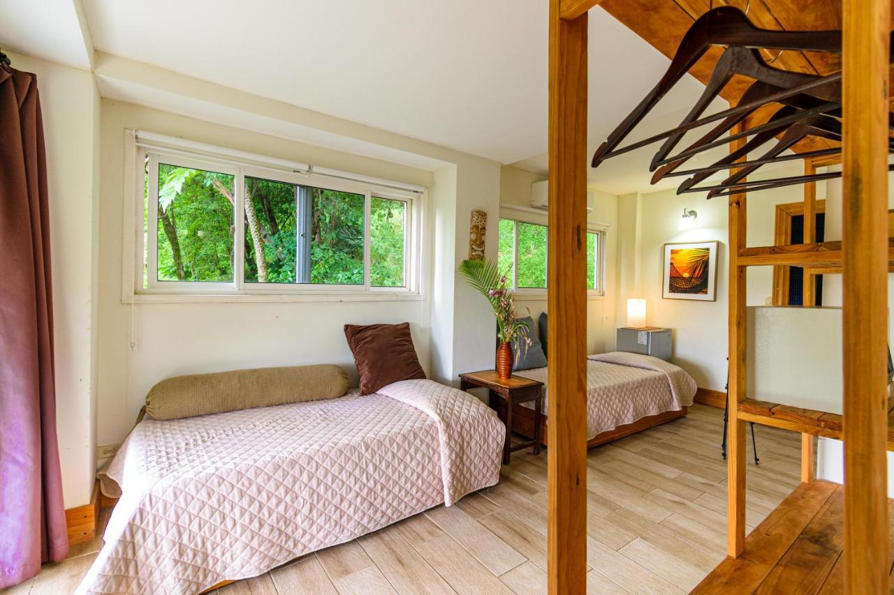 Funky Monkey Lodge Playa Santa Teresa  ภายนอก รูปภาพ