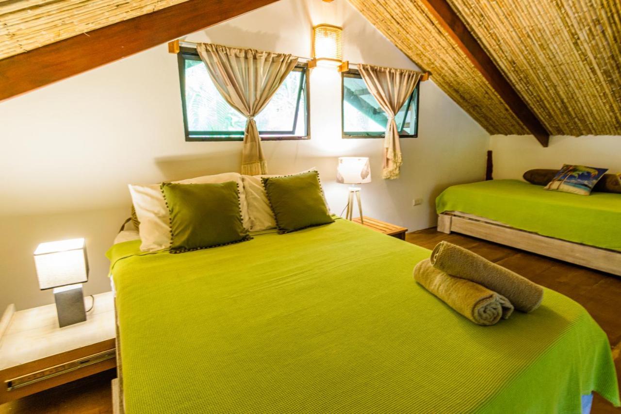 Funky Monkey Lodge Playa Santa Teresa  ภายนอก รูปภาพ