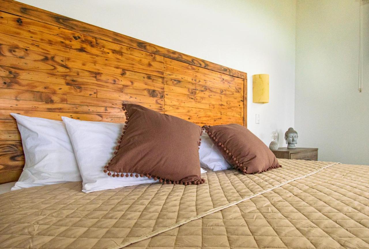 Funky Monkey Lodge Playa Santa Teresa  ภายนอก รูปภาพ