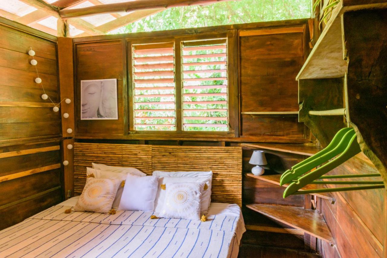 Funky Monkey Lodge Playa Santa Teresa  ภายนอก รูปภาพ