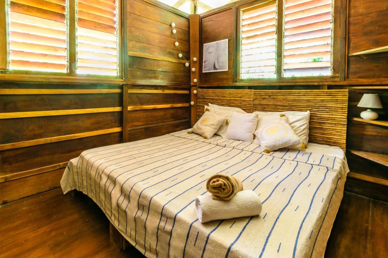 Funky Monkey Lodge Playa Santa Teresa  ภายนอก รูปภาพ