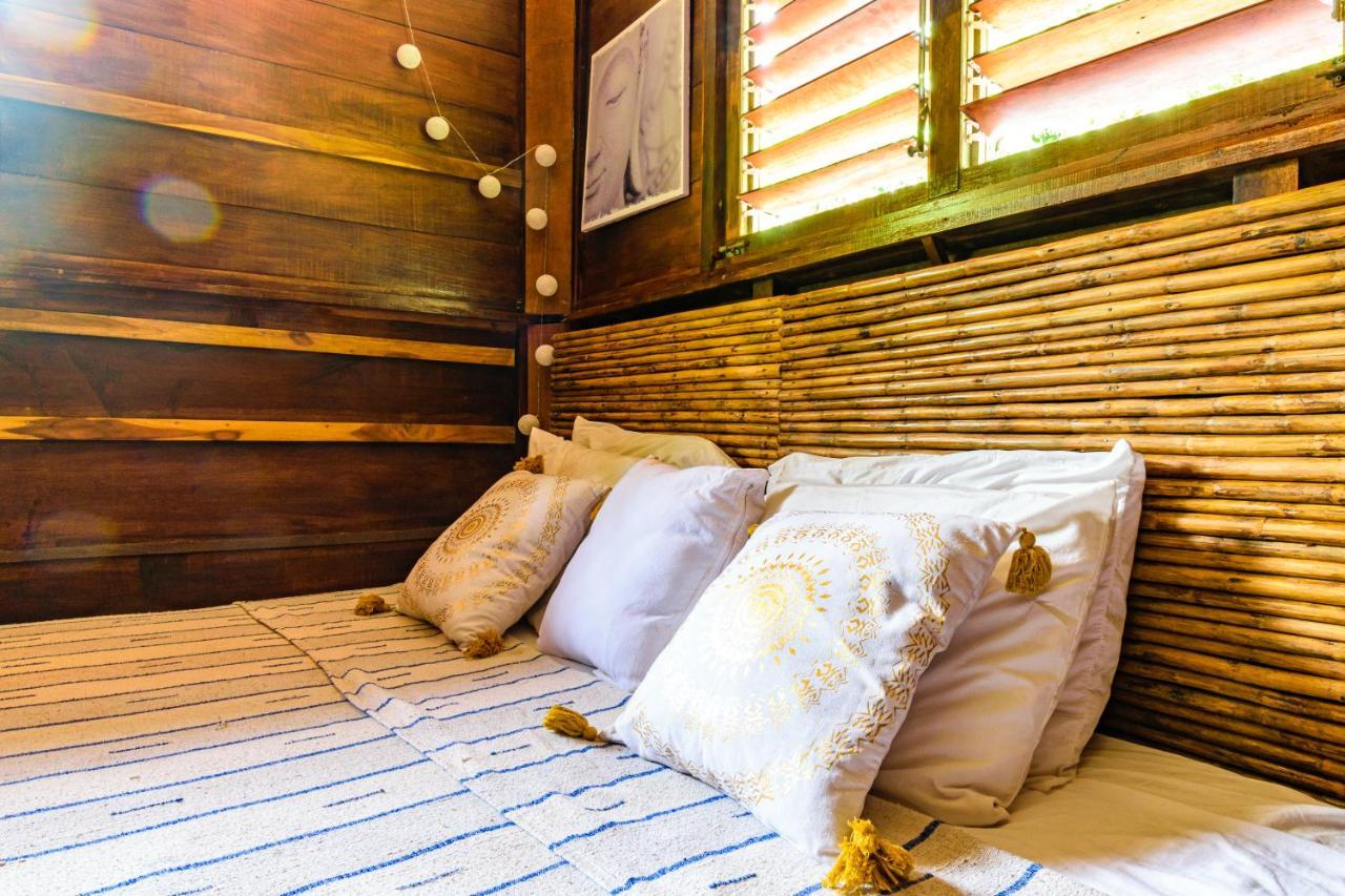 Funky Monkey Lodge Playa Santa Teresa  ภายนอก รูปภาพ