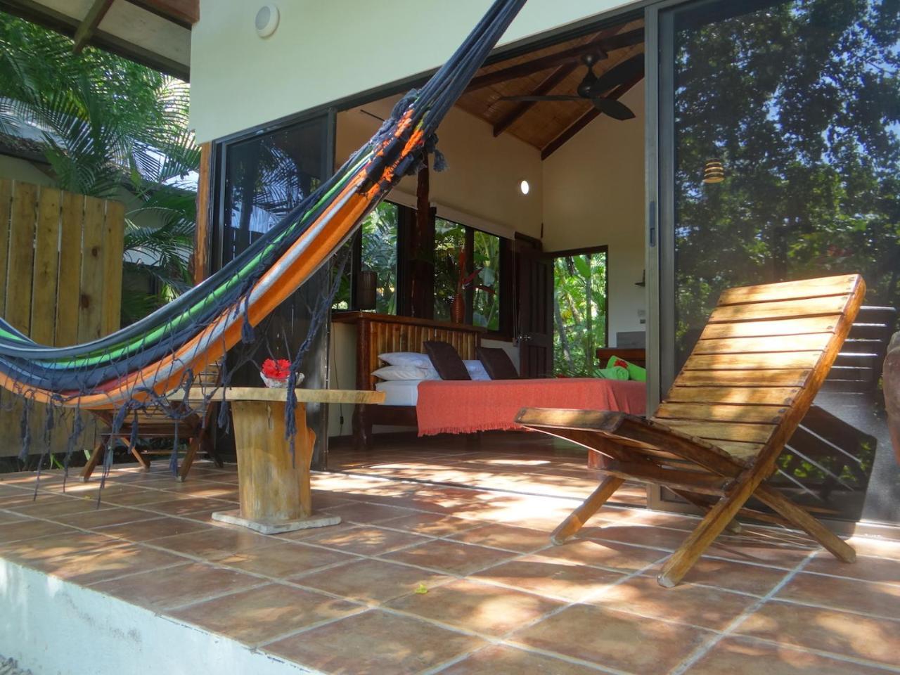Funky Monkey Lodge Playa Santa Teresa  ภายนอก รูปภาพ