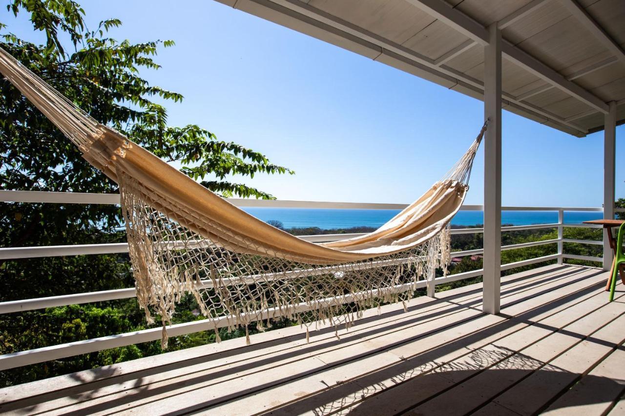 Funky Monkey Lodge Playa Santa Teresa  ภายนอก รูปภาพ